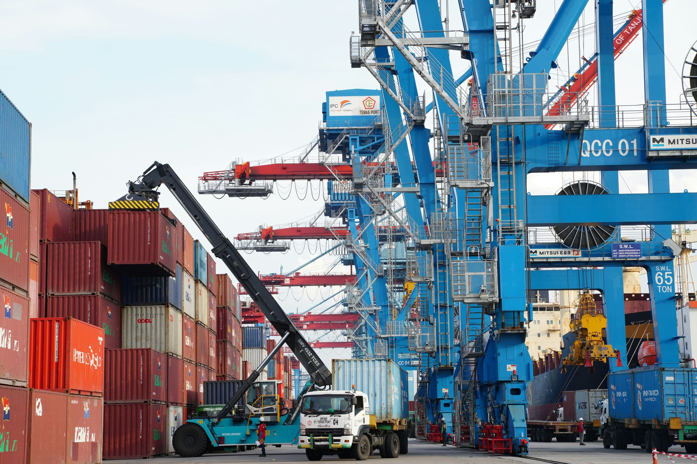 Factory Dock Load 4